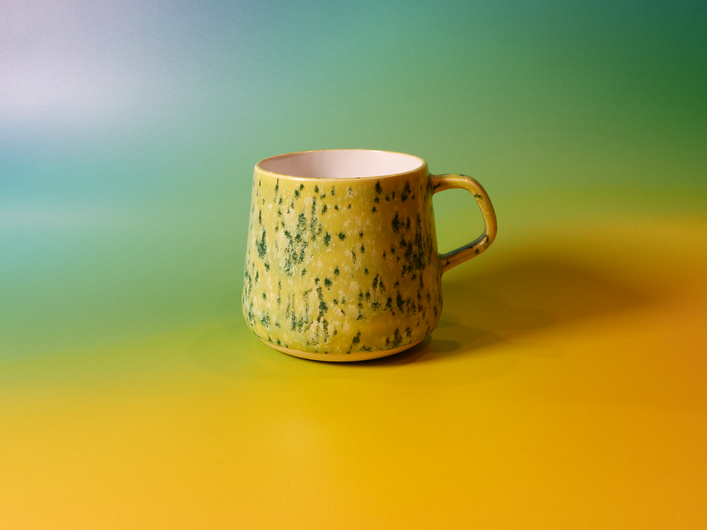 Limeshower & White Fat-Bottomed Mug — 22 oz