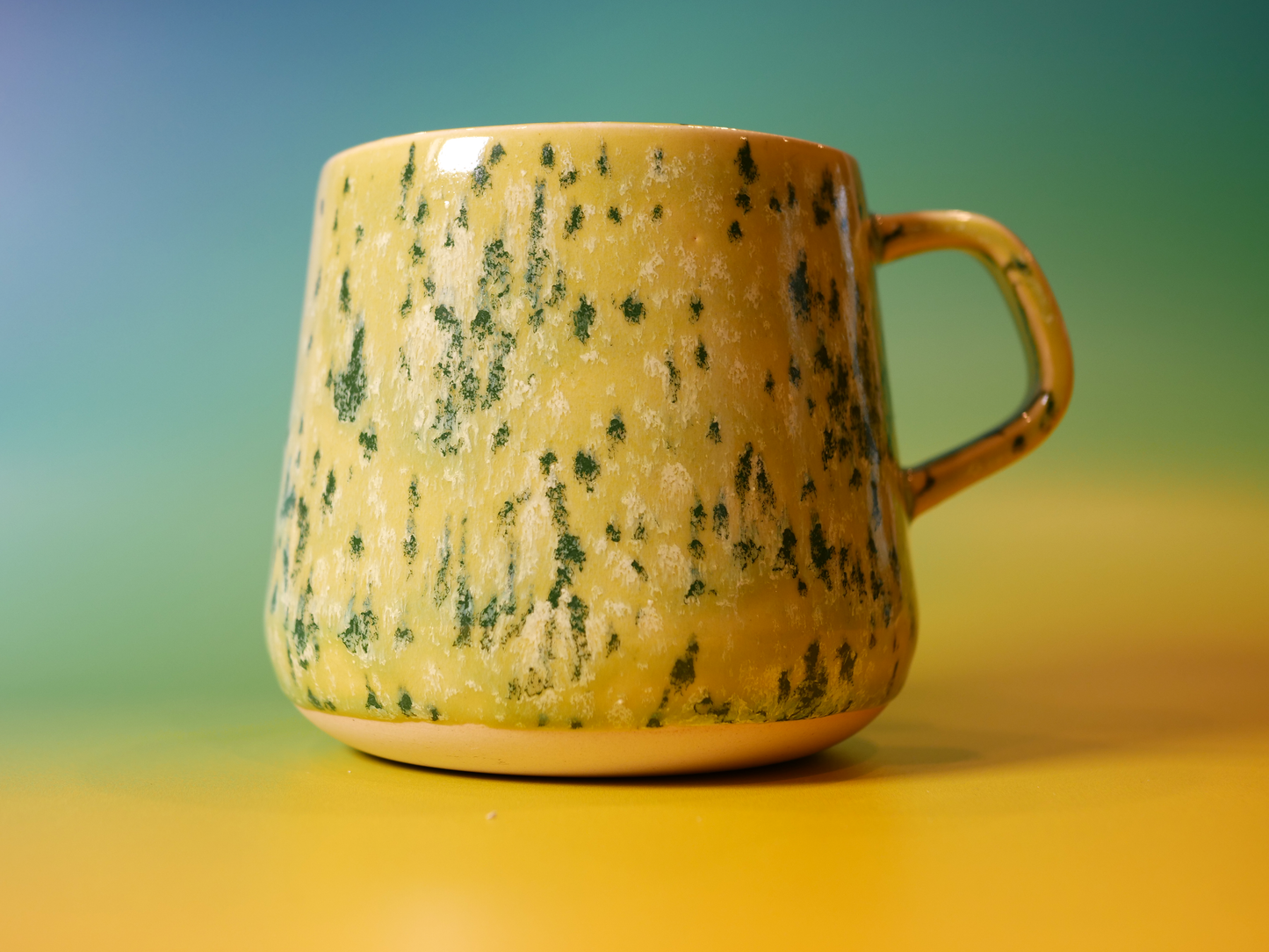 Limeshower & White Fat-Bottomed Mug — 22 oz