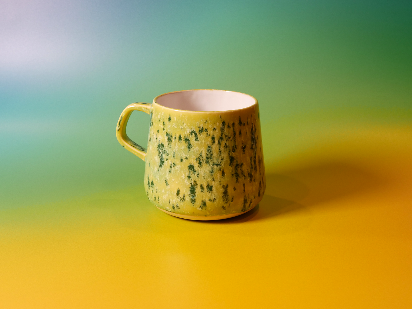 Limeshower & White Fat-Bottomed Mug — 22 oz